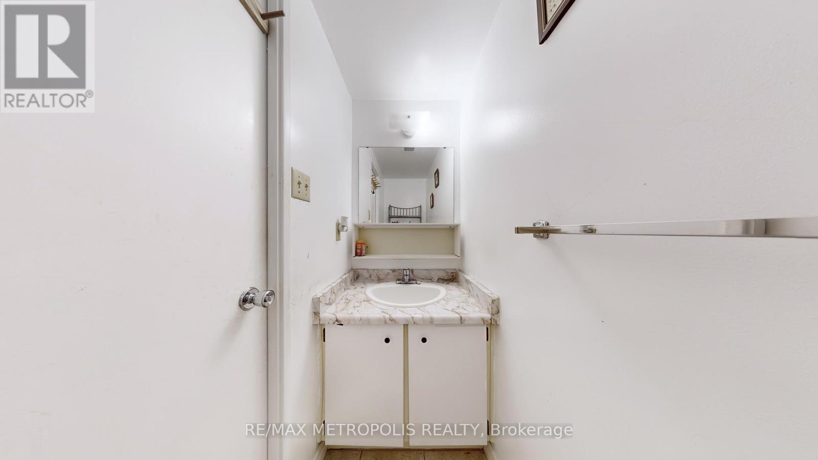 713 - 10 Martha Eaton Way, Toronto, Ontario  M6M 5B3 - Photo 45 - W12582194
