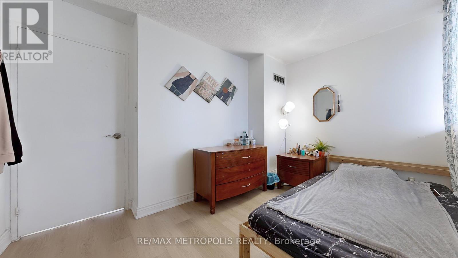 713 - 10 Martha Eaton Way, Toronto, Ontario  M6M 5B3 - Photo 48 - W12582194