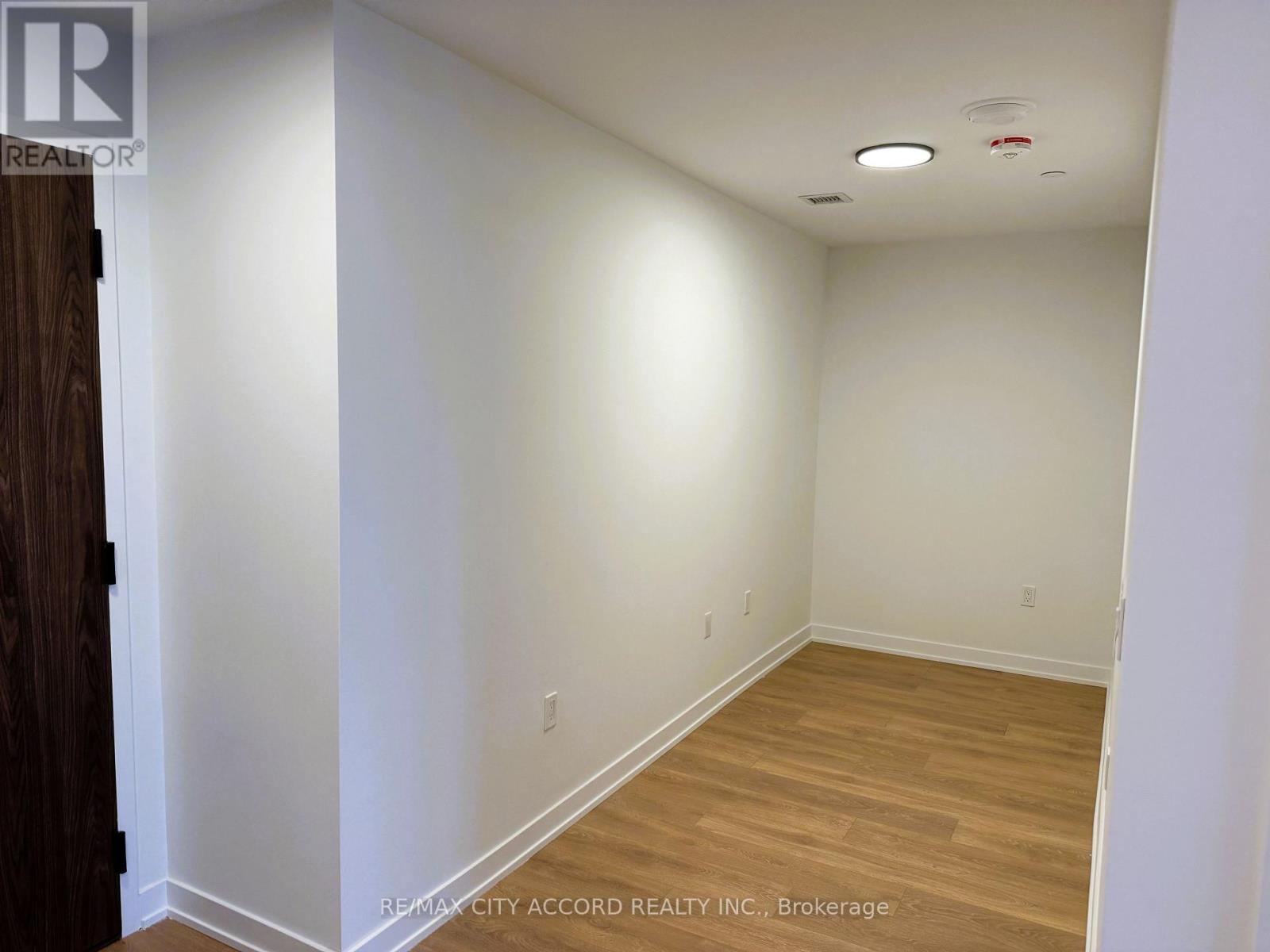 704 - 1037 The Queensway, Toronto, Ontario  M8Z 6C7 - Photo 4 - W12582198