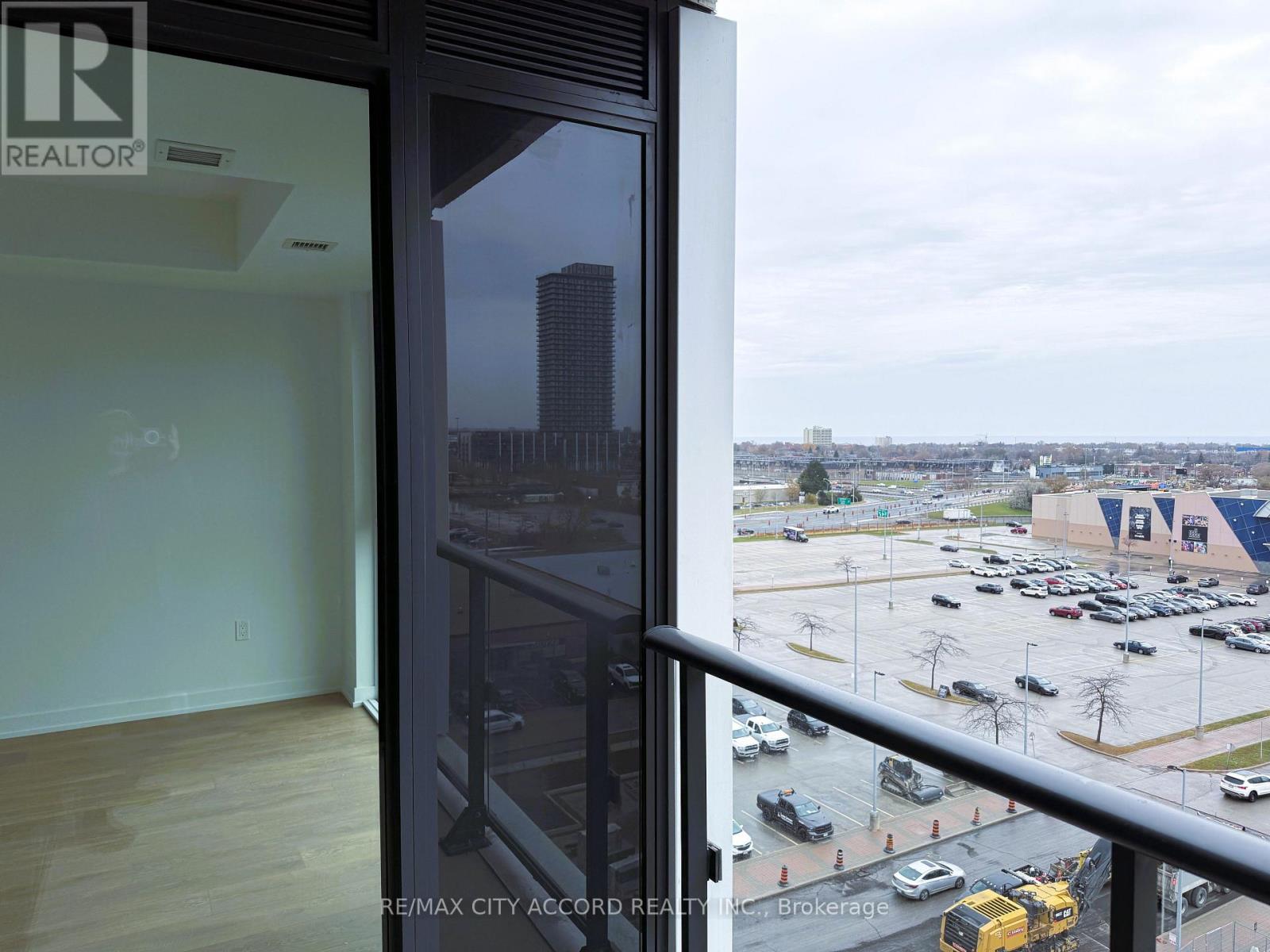 704 - 1037 The Queensway, Toronto, Ontario  M8Z 6C7 - Photo 8 - W12582198