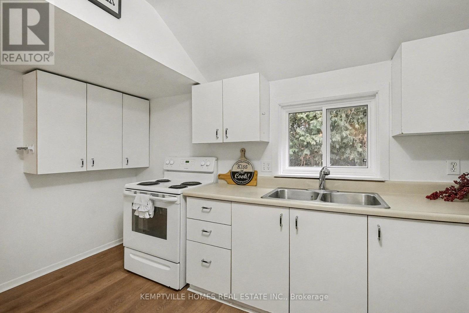 415 Barnes Street, North Grenville, Ontario  K0G 1J0 - Photo 12 - X12582276