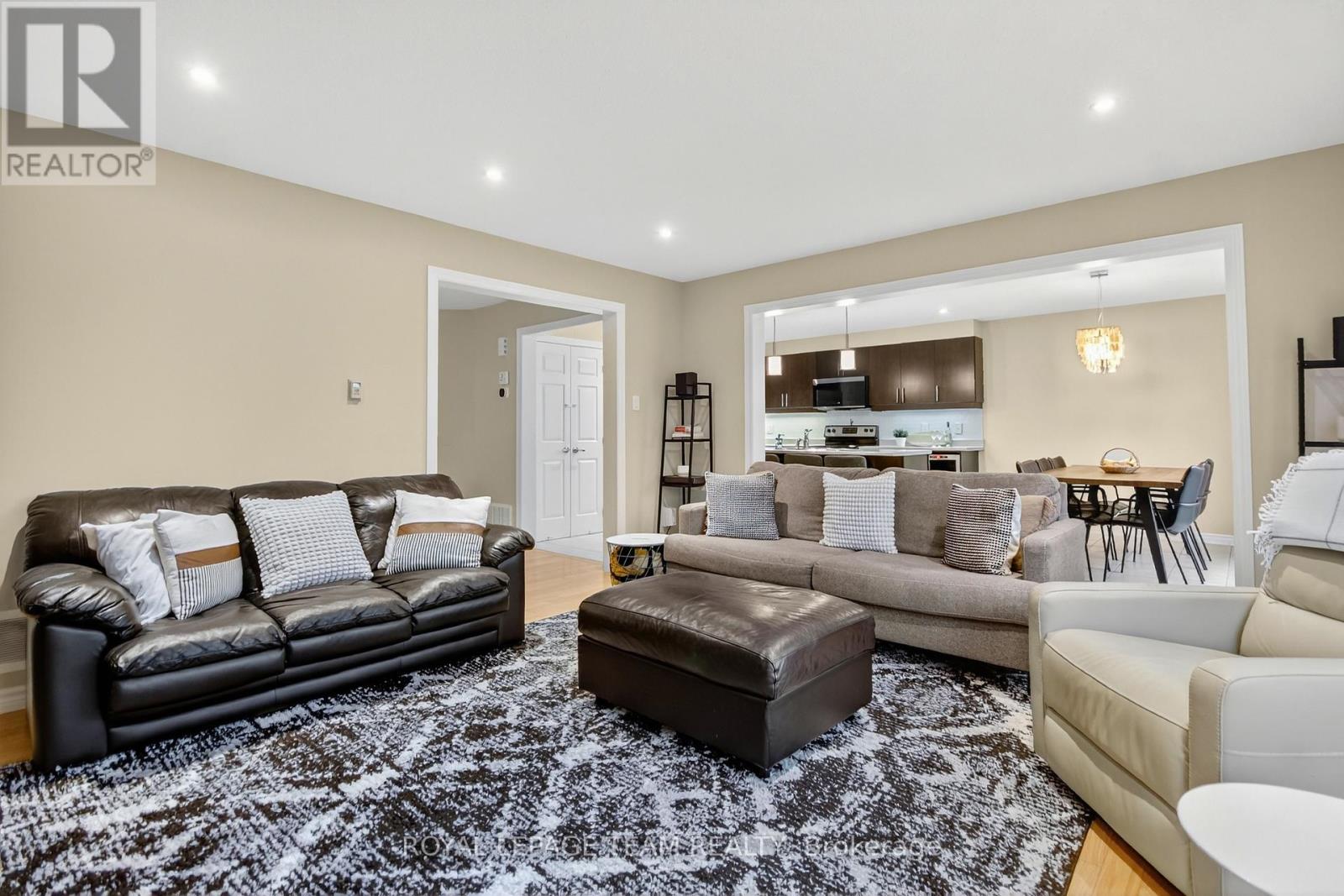 317 Gallantry Way, Ottawa, Ontario  K2S 0P8 - Photo 10 - X12582280