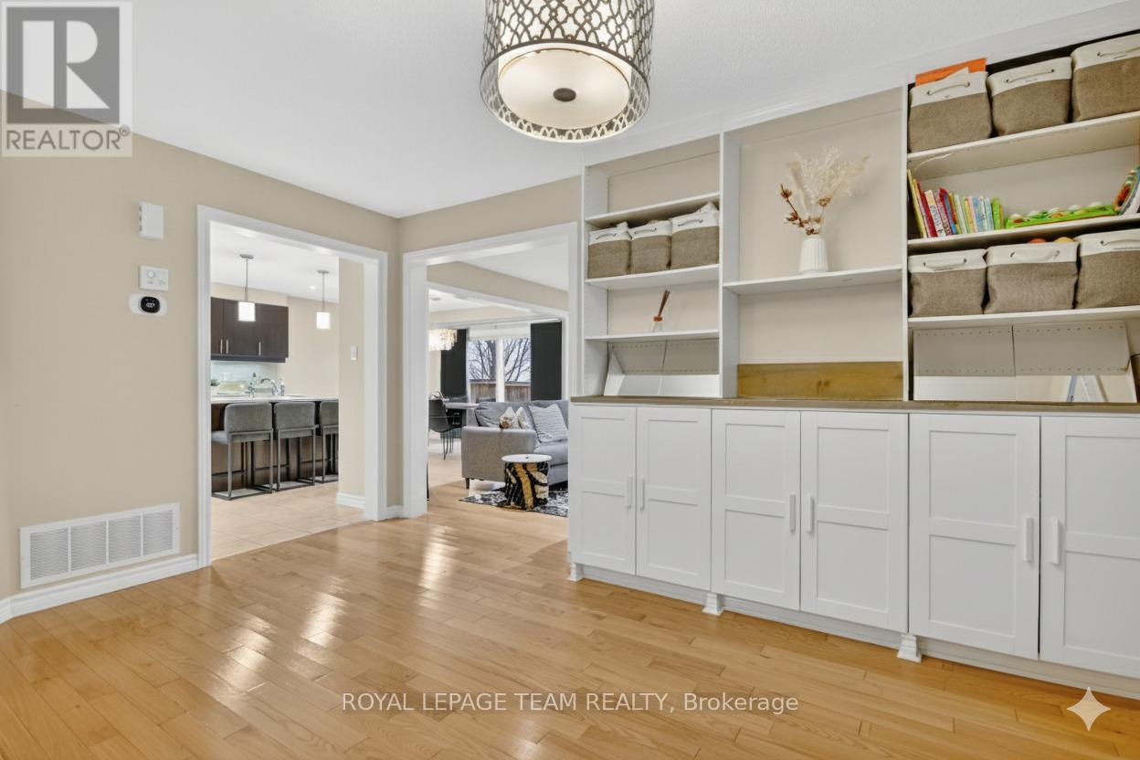 317 Gallantry Way, Ottawa, Ontario  K2S 0P8 - Photo 5 - X12582280