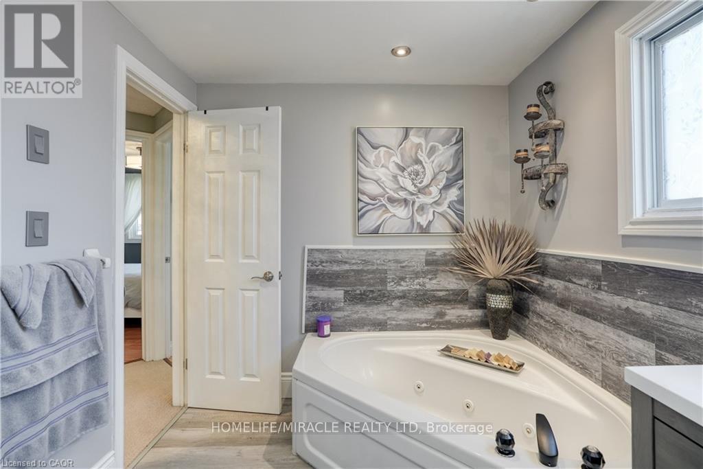 39 Endeavour Drive, Cambridge, Ontario  N3C 4C4 - Photo 17 - X12582140