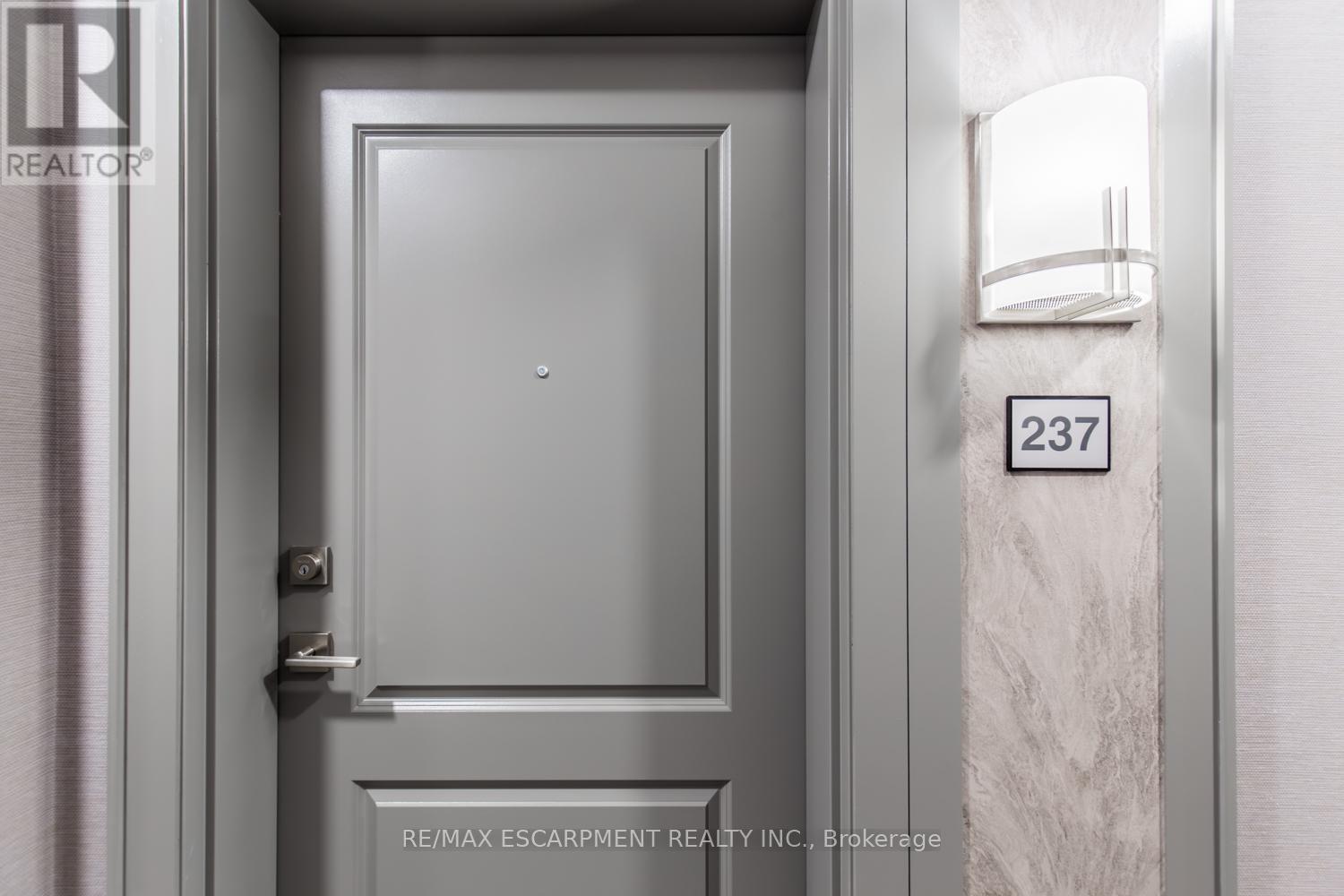 237 - 5055 Greenlane Road, Lincoln, Ontario  L0R 1B3 - Photo 4 - X12582202