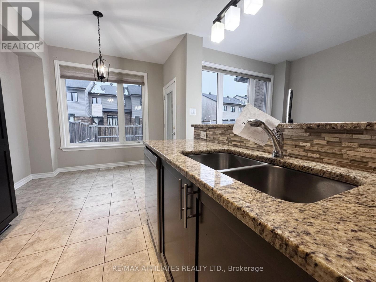 232 Cooks Mill Crescent, Ottawa, Ontario  K1V 2N1 - Photo 12 - X12582222