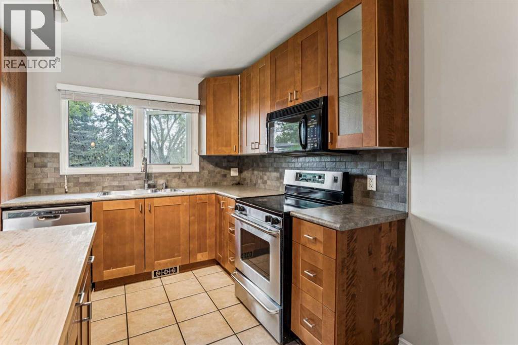 439 Hendon Drive Nw, Calgary, Alberta  T2K 2A1 - Photo 9 - A2266089