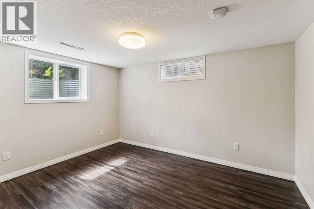 439 Hendon Drive Nw, Calgary, Alberta  T2K 2A1 - Photo 33 - A2266089