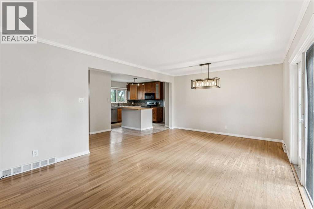 439 Hendon Drive Nw, Calgary, Alberta  T2K 2A1 - Photo 14 - A2266089