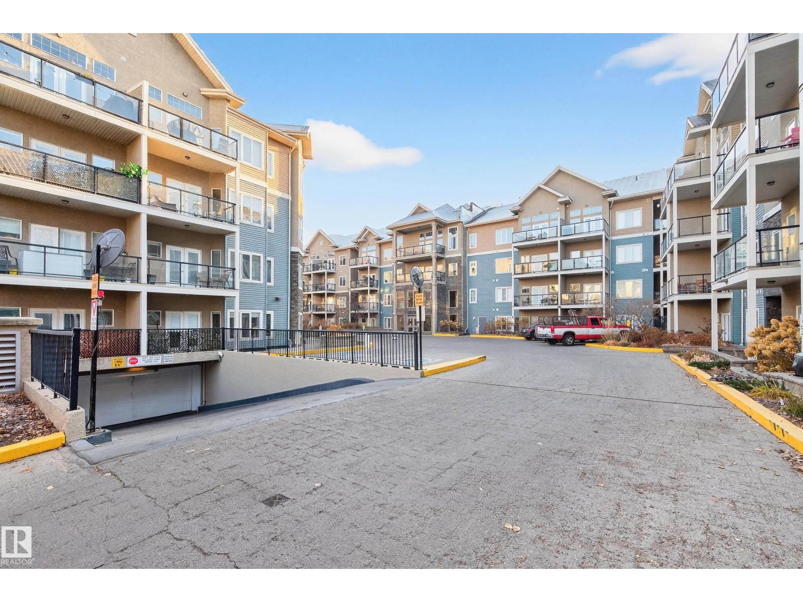 #348 10121 80 Av Nw, Edmonton, Alberta T6E 0B9 - Photo 2 - E4466866