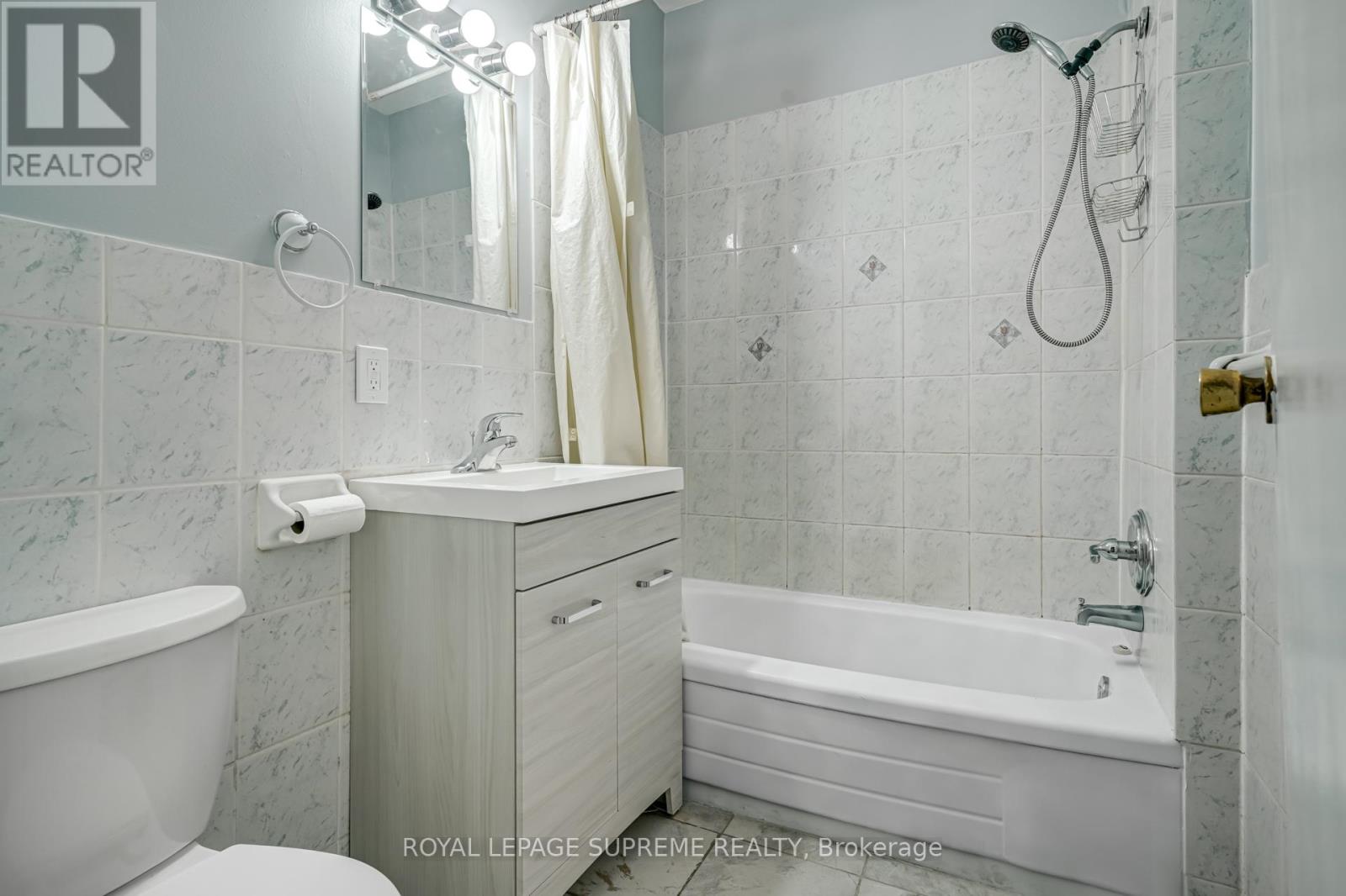 Main - 334 Crawford Street, Toronto, Ontario  M6J 2V9 - Photo 12 - C12582268