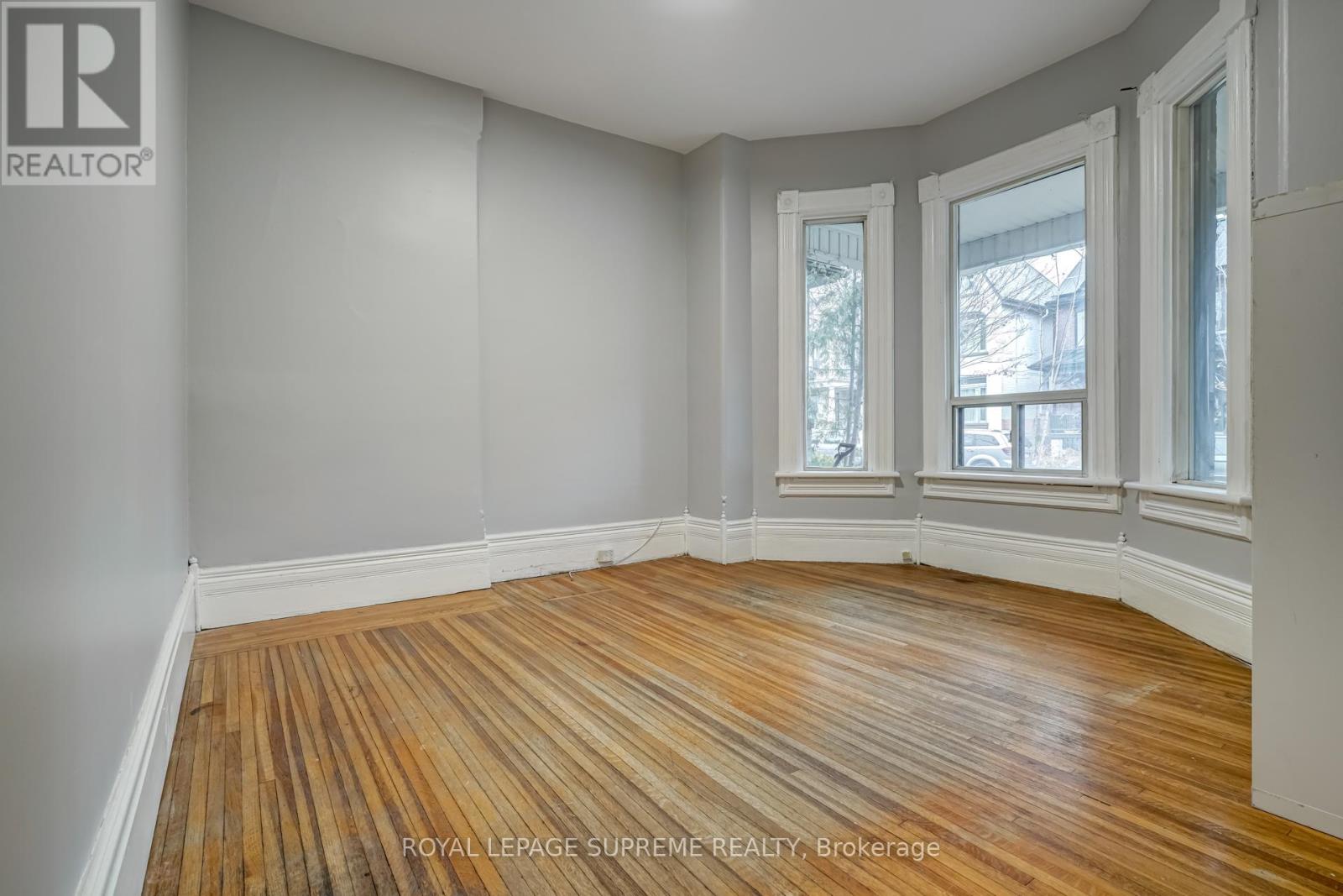 Main - 334 Crawford Street, Toronto, Ontario  M6J 2V9 - Photo 4 - C12582268