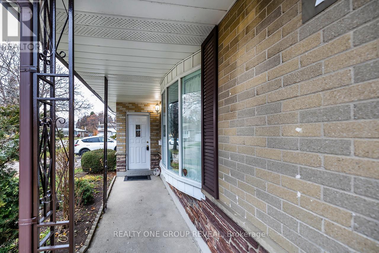 79 Highcastle Road, Toronto, Ontario  M1E 4N3 - Photo 2 - E12582242