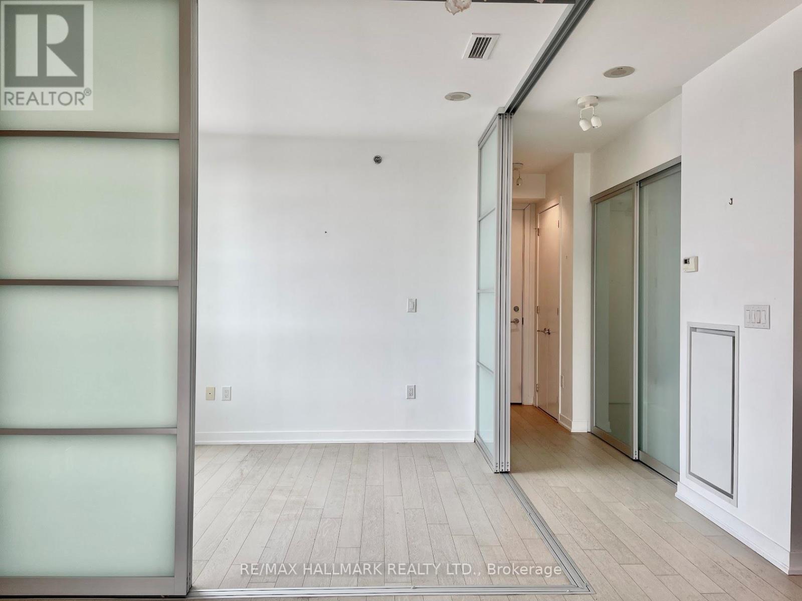 512 - 88 Colgate Avenue, Toronto, Ontario  M4M 0A6 - Photo 8 - E12582288