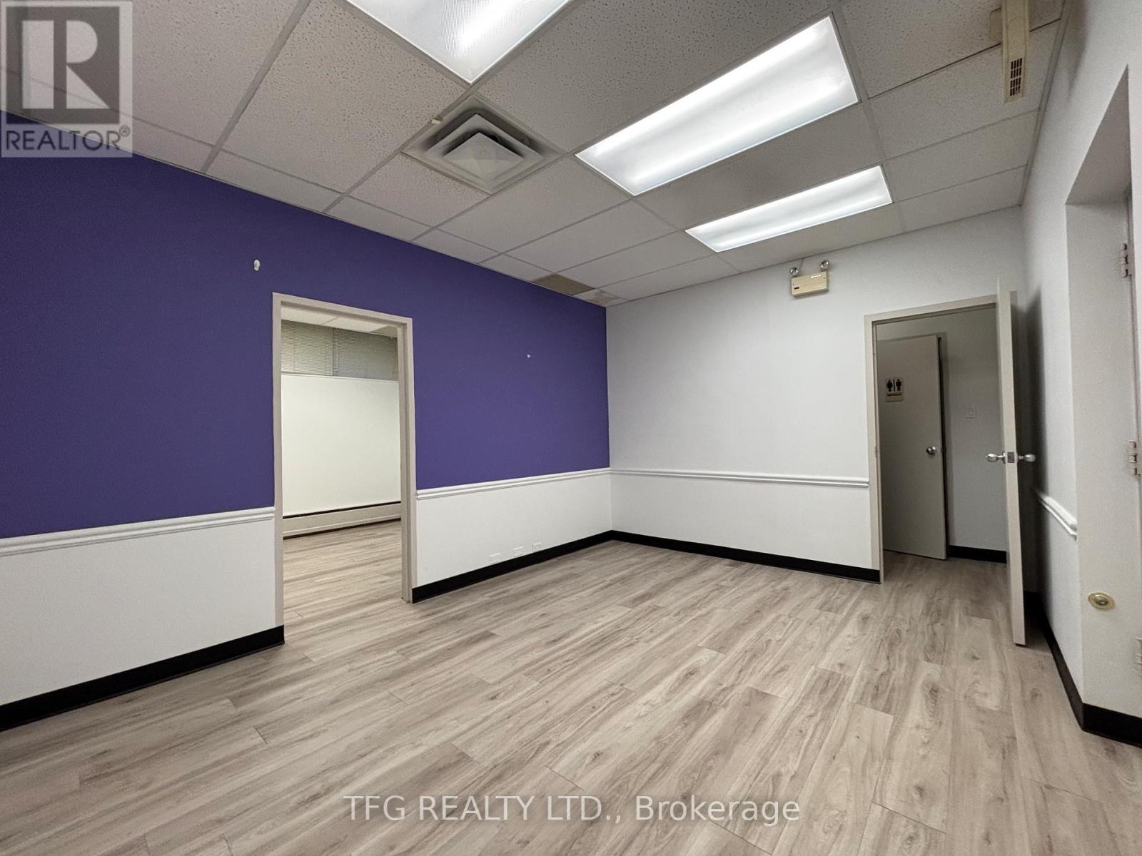 210 - 300 King Street W, Oshawa, Ontario  L1J 8P3 - Photo 2 - E12582370