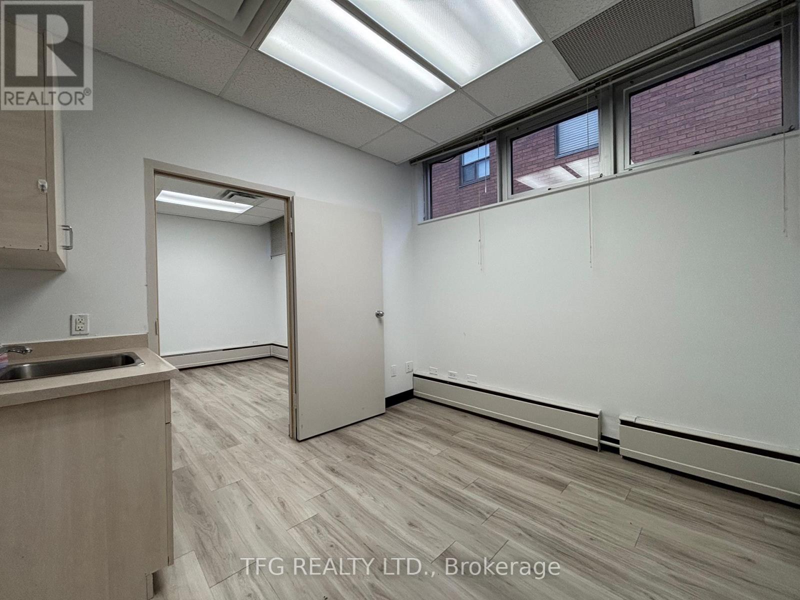 210 - 300 King Street W, Oshawa, Ontario  L1J 8P3 - Photo 4 - E12582370