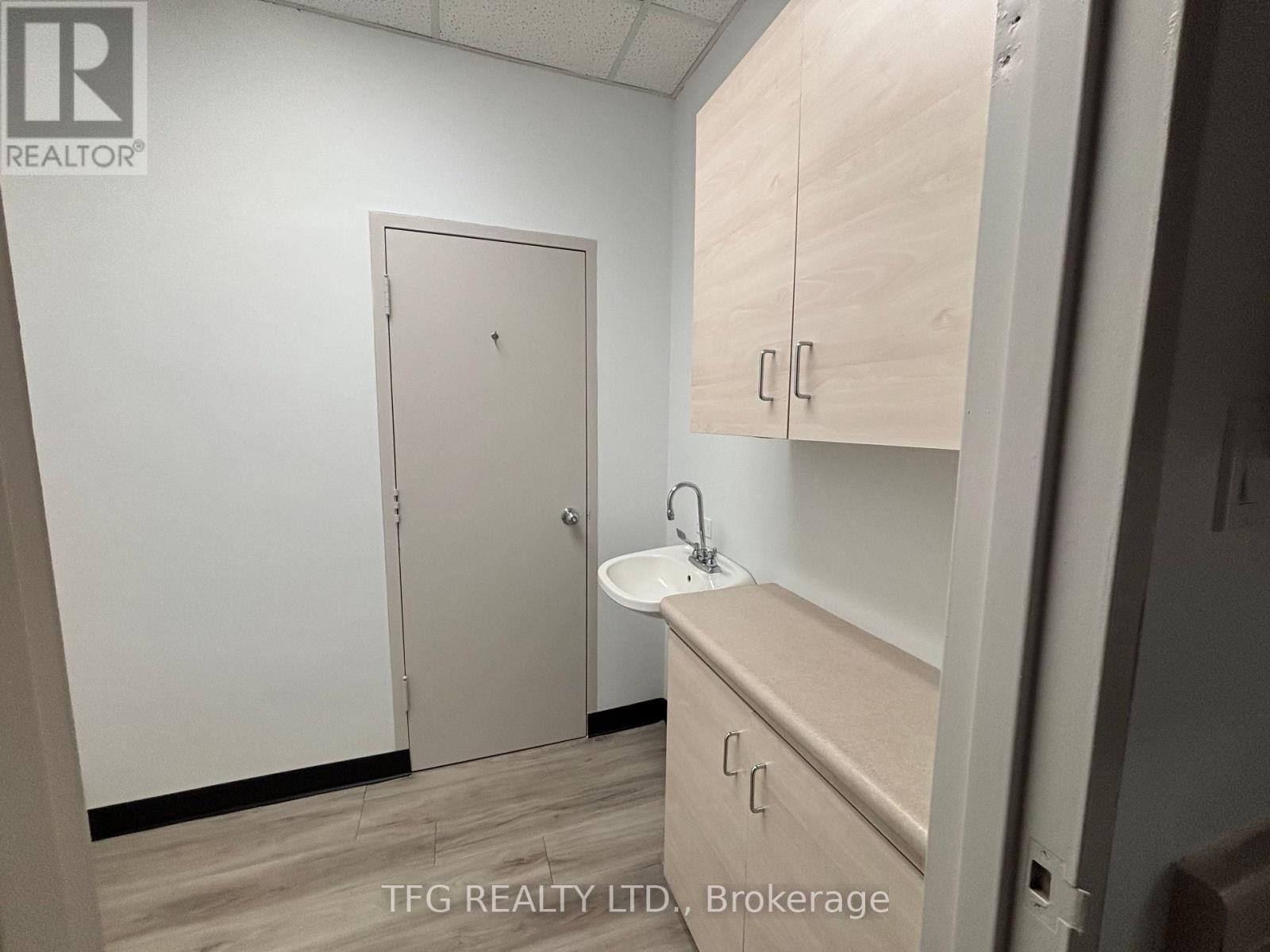 210 - 300 King Street W, Oshawa, Ontario  L1J 8P3 - Photo 6 - E12582370
