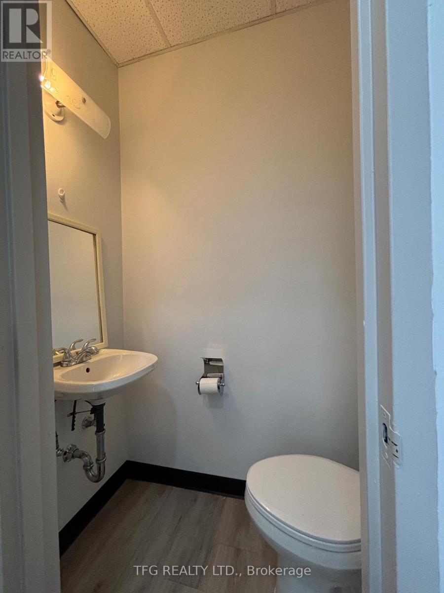 210 - 300 King Street W, Oshawa, Ontario  L1J 8P3 - Photo 9 - E12582370