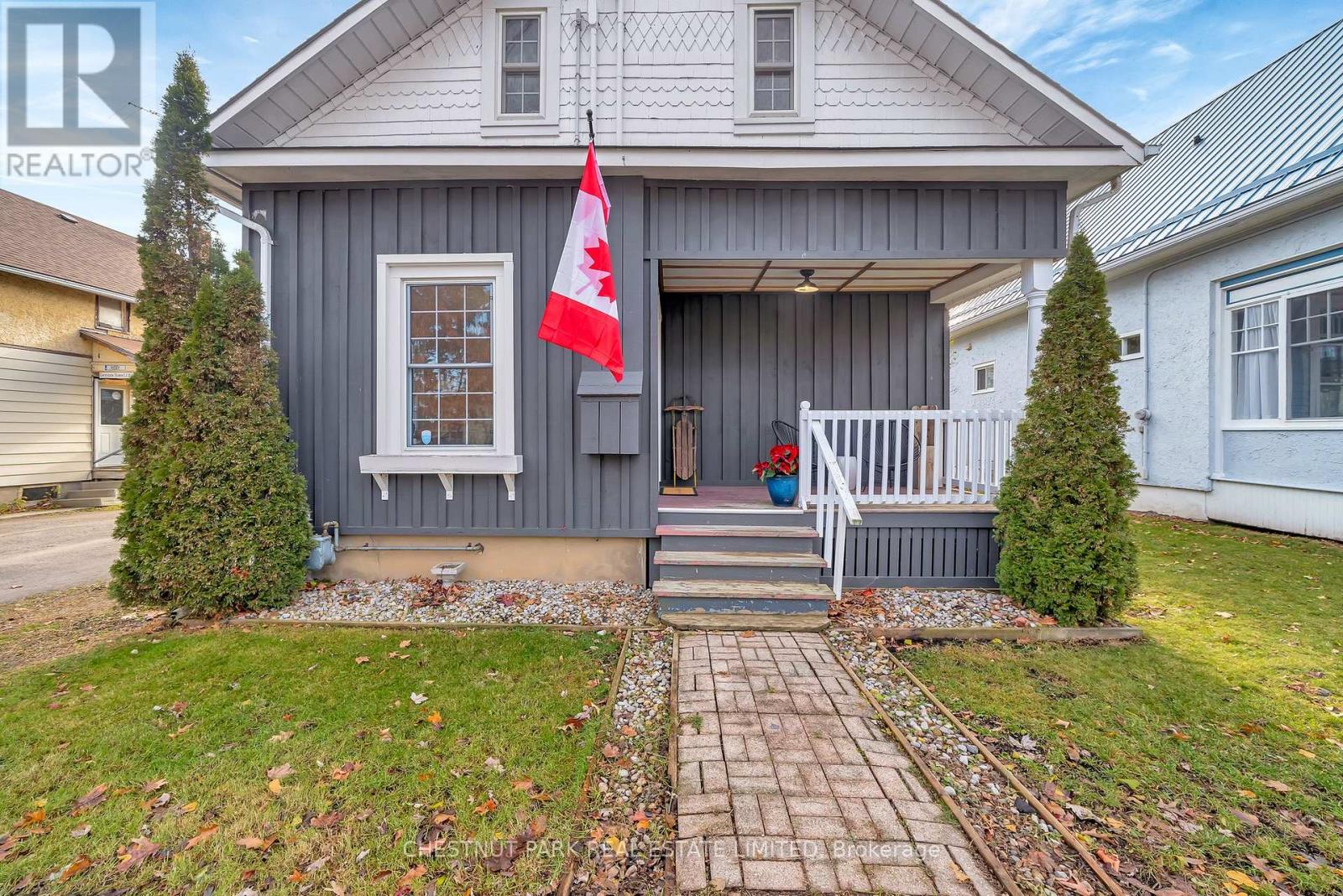 299 Noxon Avenue, Prince Edward County, Ontario  K0K 3L0 - Photo 3 - X12582424