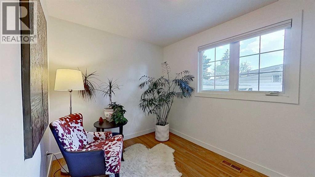 2932 Lathom Crescent Sw, Calgary, Alberta  T3E 5W7 - Photo 19 - A2270024