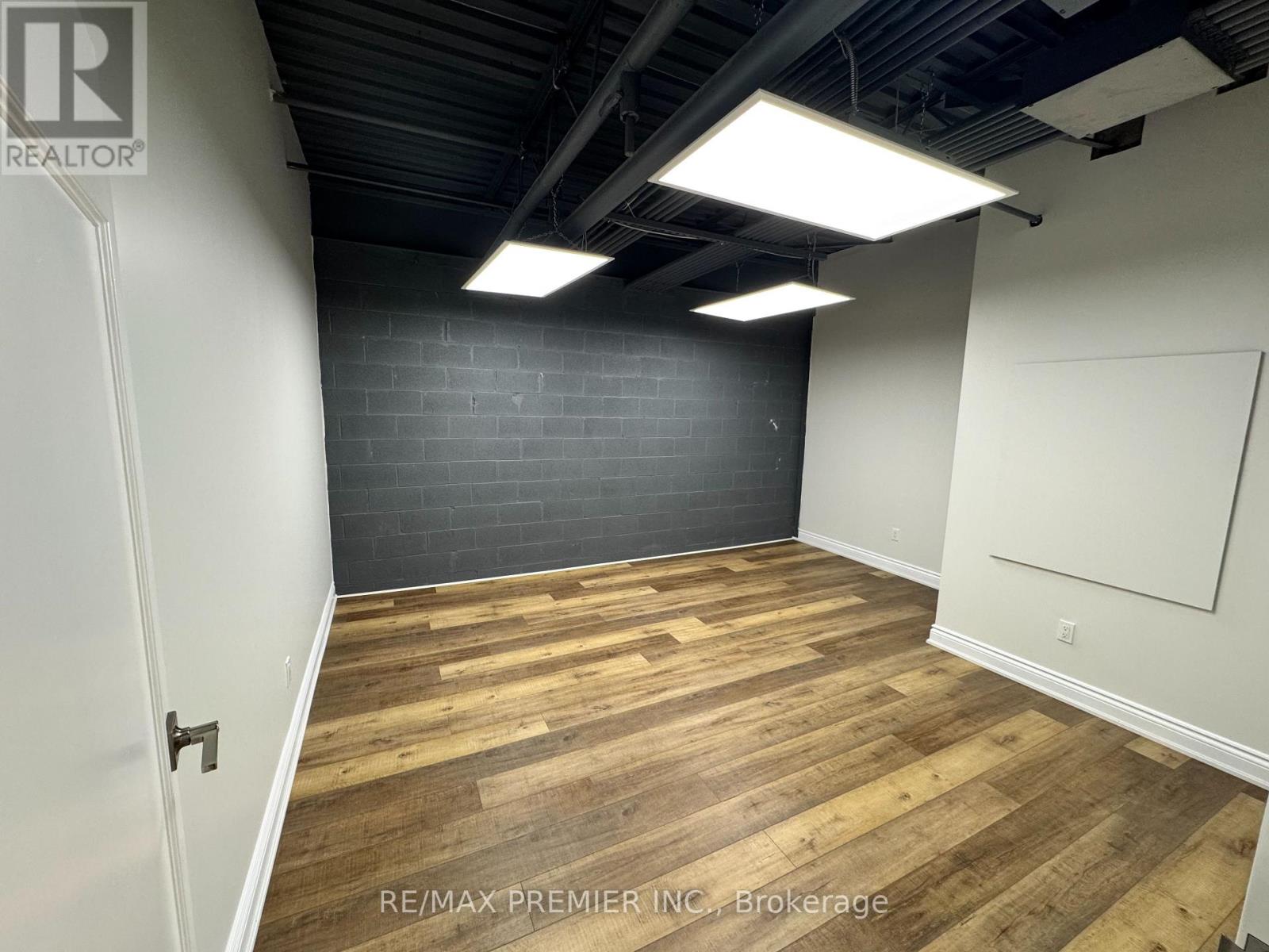 28 Upper Level - 8611 Weston Road, Vaughan, Ontario  L4L 9P1 - Photo 3 - N12582306