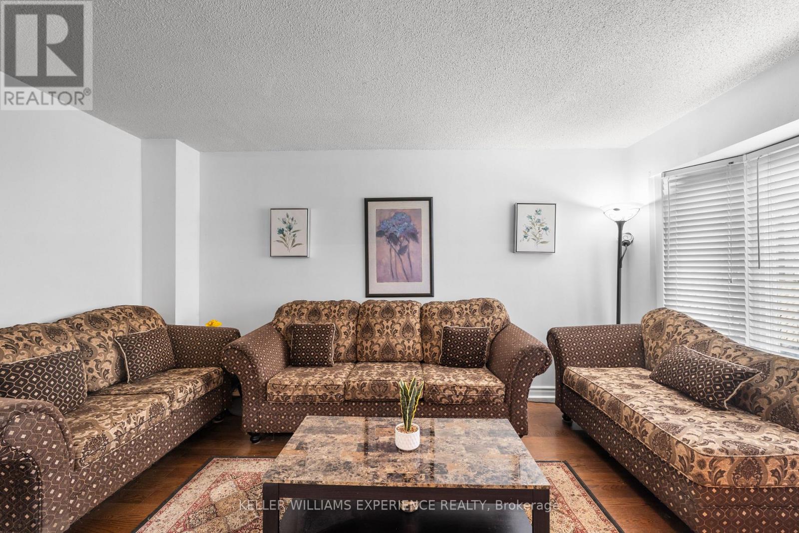 4 Sunshine Drive, Richmond Hill, Ontario  L4C 8K8 - Photo 7 - N12582314