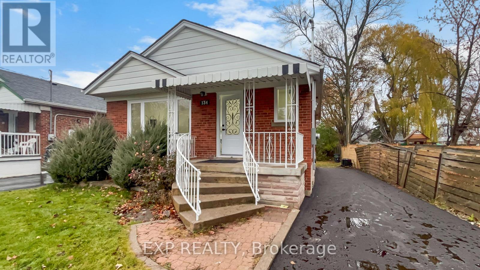 134 Glenshephard Drive, Toronto, Ontario  M1K 4N6 - Photo 4 - E12580572