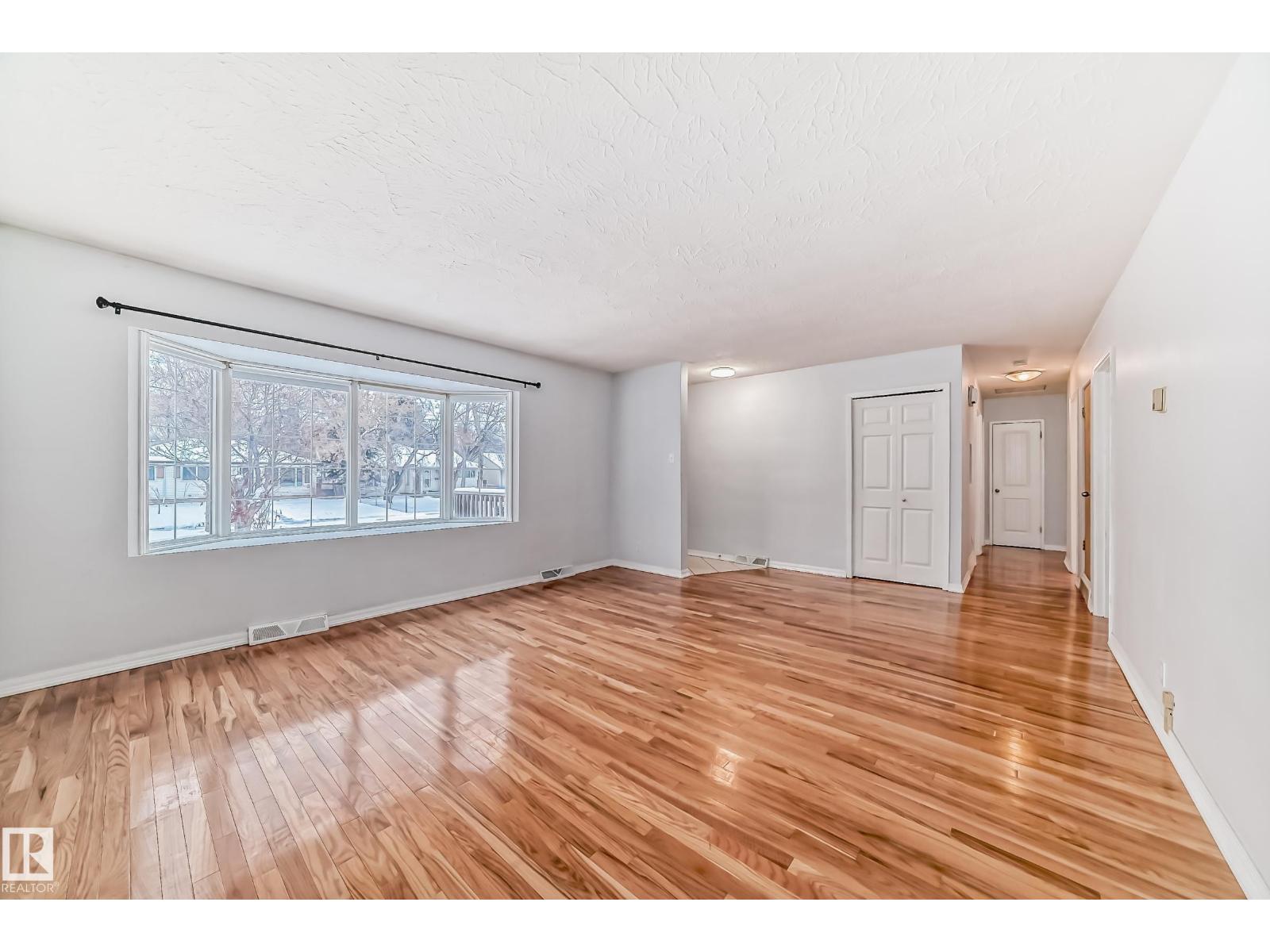 7539 76 Av Nw, Edmonton, Alberta  T6C 0H3 - Photo 2 - E4466869