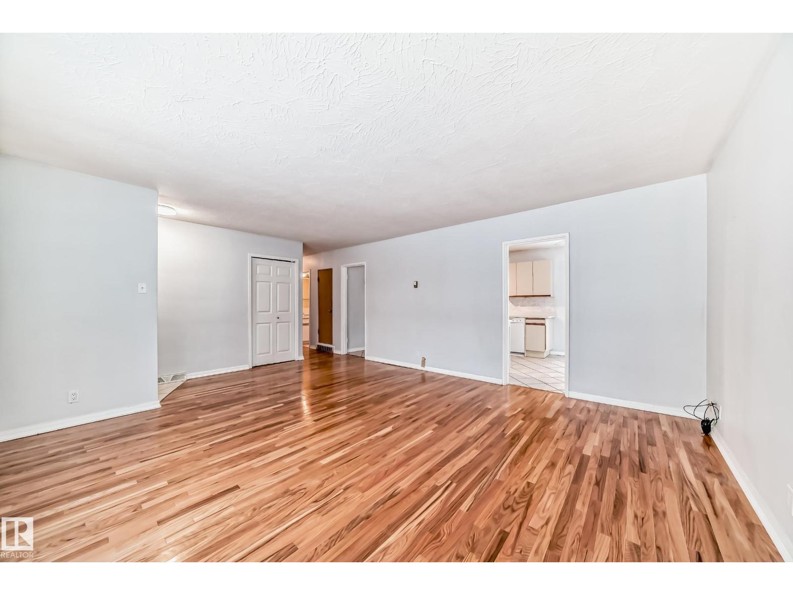7539 76 Av Nw, Edmonton, Alberta  T6C 0H3 - Photo 3 - E4466869