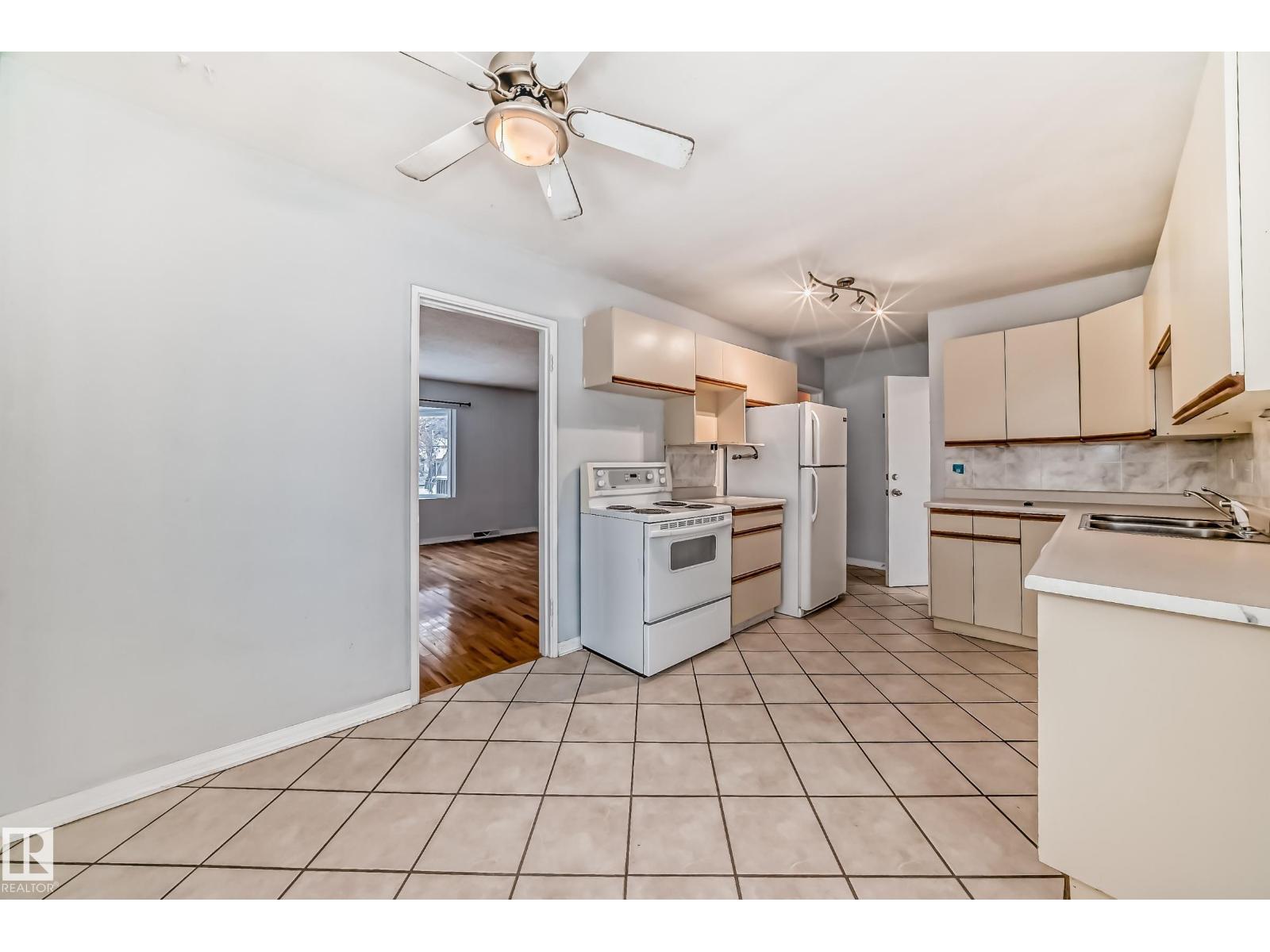 7539 76 Av Nw, Edmonton, Alberta  T6C 0H3 - Photo 4 - E4466869