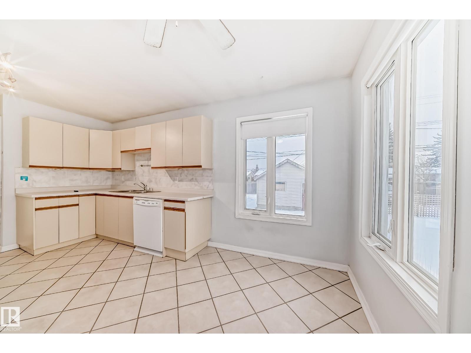 7539 76 Av Nw, Edmonton, Alberta  T6C 0H3 - Photo 6 - E4466869