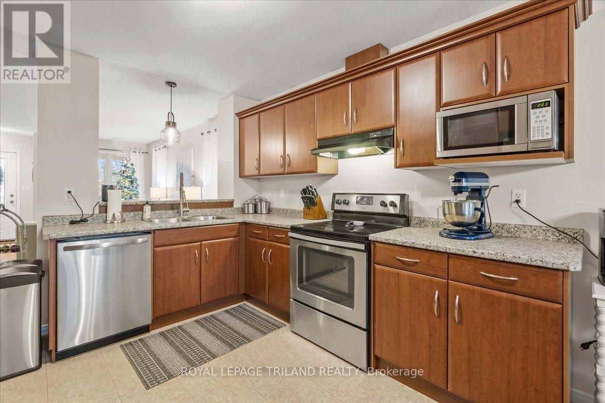 50 Queensway Drive, Strathroy-Caradoc, Ontario  N7G 4M3 - Photo 15 - X12582488