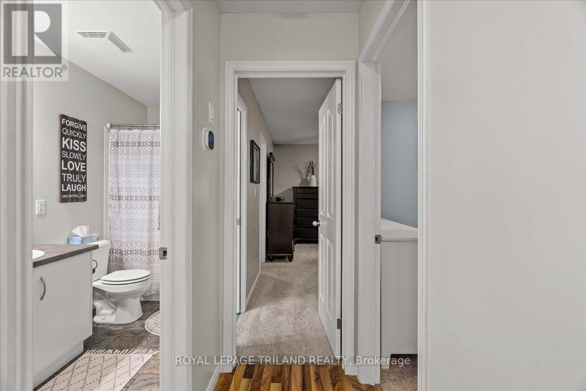 50 Queensway Drive, Strathroy-Caradoc, Ontario  N7G 4M3 - Photo 19 - X12582488