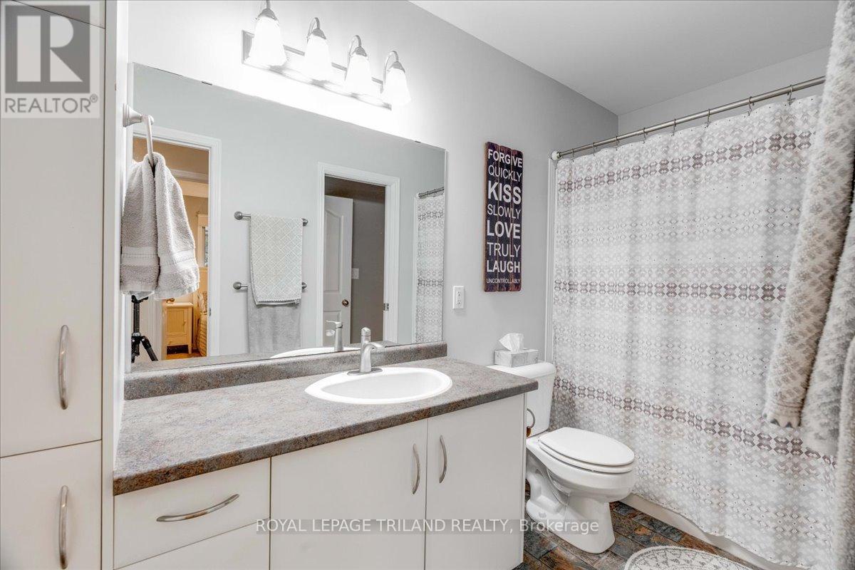 50 Queensway Drive, Strathroy-Caradoc, Ontario  N7G 4M3 - Photo 20 - X12582488