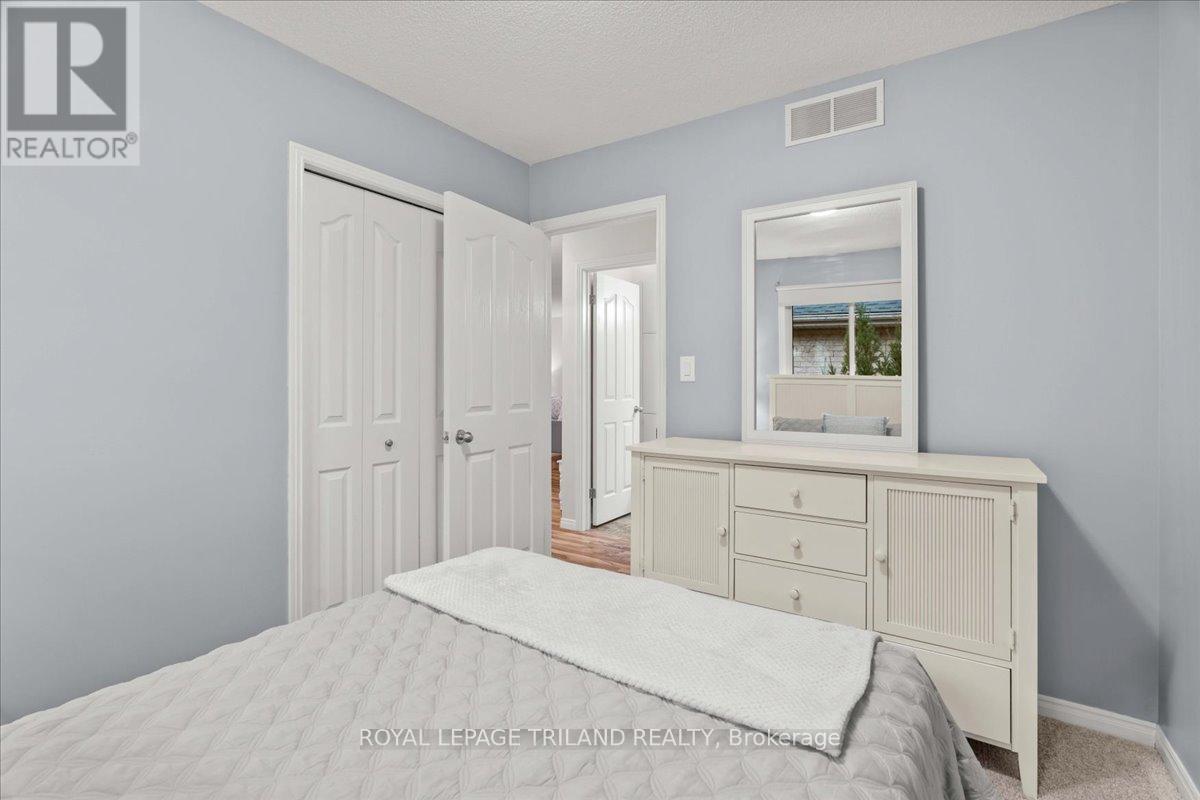 50 Queensway Drive, Strathroy-Caradoc, Ontario  N7G 4M3 - Photo 22 - X12582488