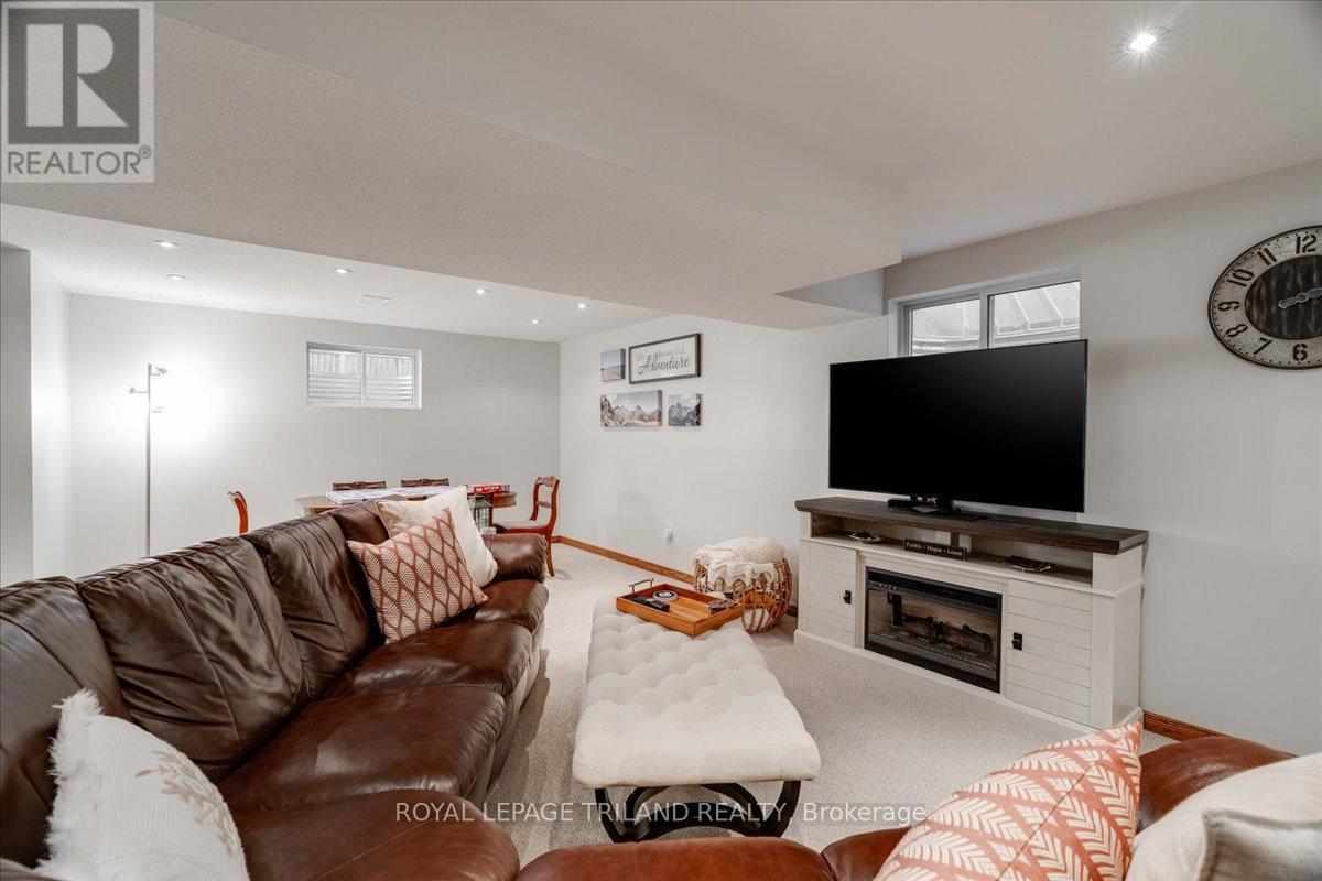 50 Queensway Drive, Strathroy-Caradoc, Ontario  N7G 4M3 - Photo 28 - X12582488