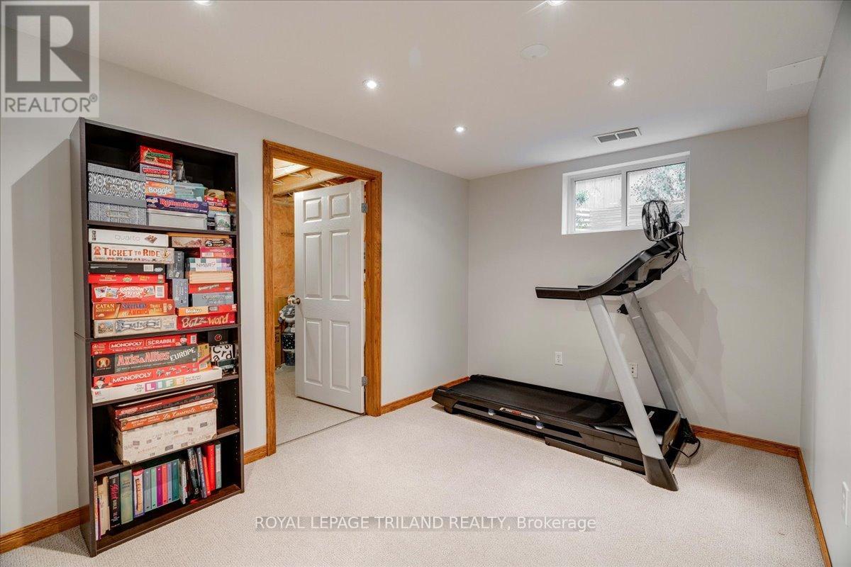 50 Queensway Drive, Strathroy-Caradoc, Ontario  N7G 4M3 - Photo 34 - X12582488