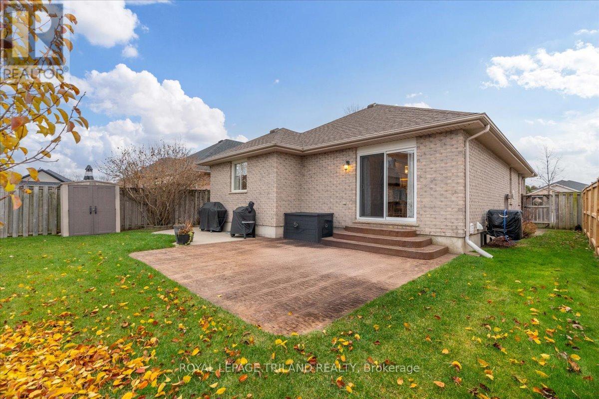 50 Queensway Drive, Strathroy-Caradoc, Ontario  N7G 4M3 - Photo 37 - X12582488