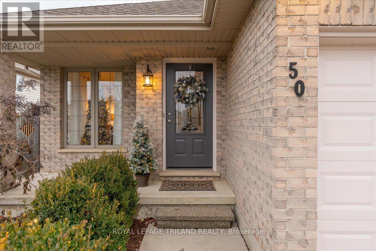 50 Queensway Drive, Strathroy-Caradoc, Ontario  N7G 4M3 - Photo 5 - X12582488