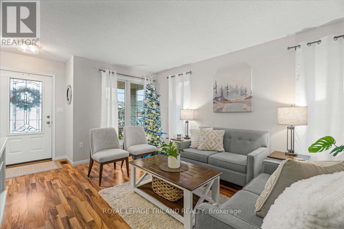 50 Queensway Drive, Strathroy-Caradoc, Ontario  N7G 4M3 - Photo 7 - X12582488