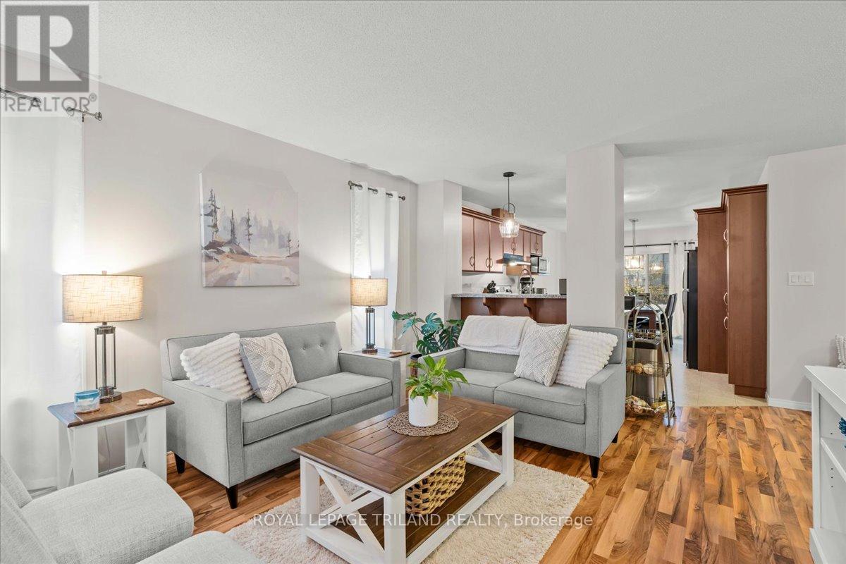 50 Queensway Drive, Strathroy-Caradoc, Ontario  N7G 4M3 - Photo 9 - X12582488