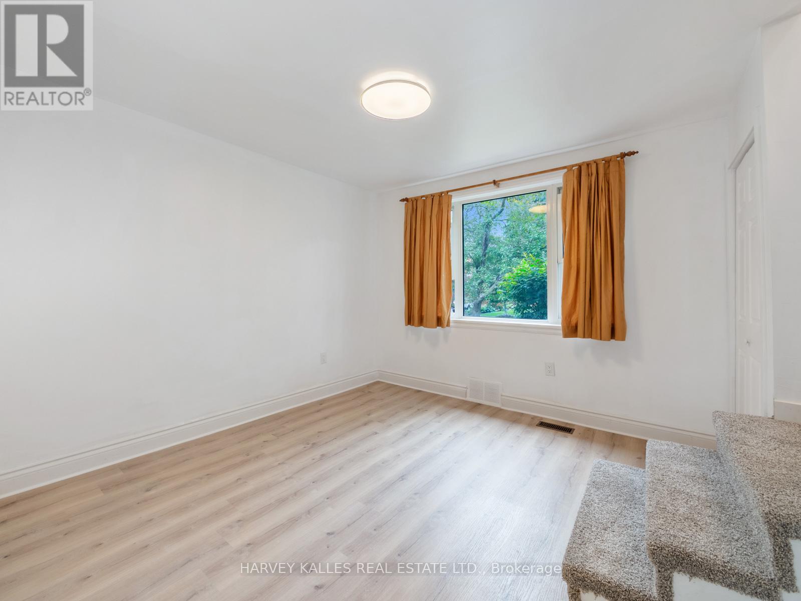 12 Gibson Avenue, Toronto, Ontario  M9V 2S6 - Photo 13 - W12582254