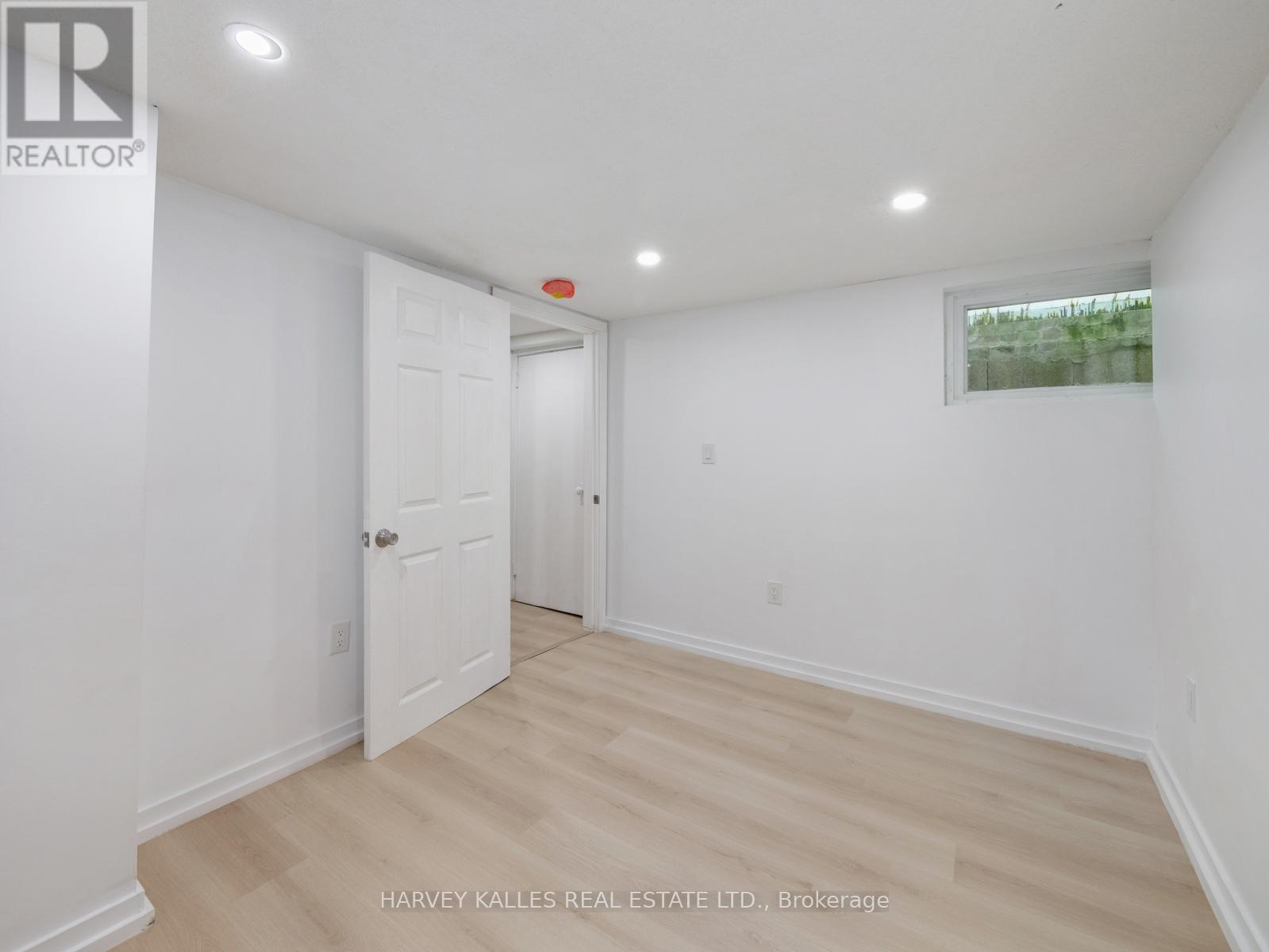 12 Gibson Avenue, Toronto, Ontario  M9V 2S6 - Photo 30 - W12582254