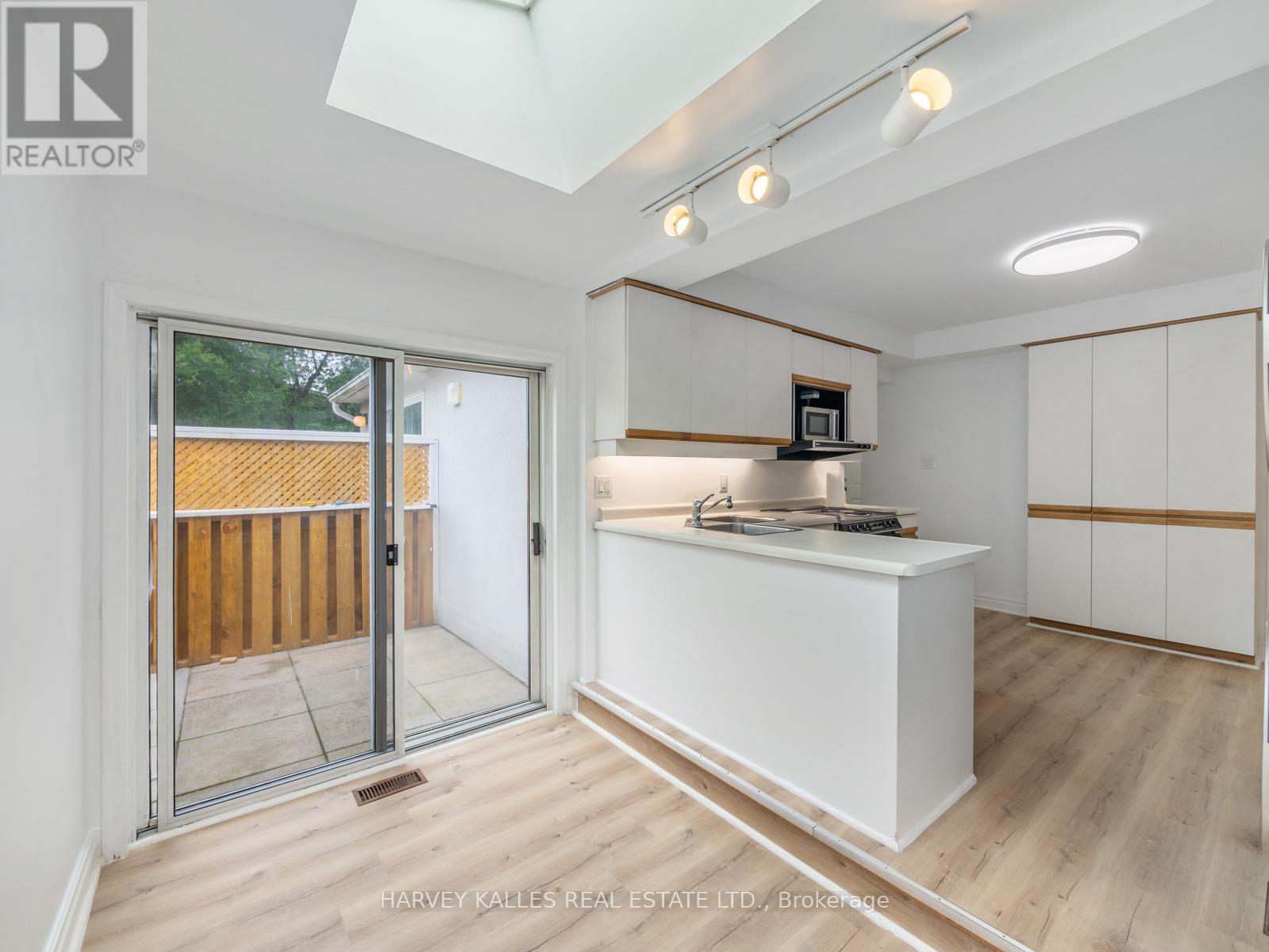 12 Gibson Avenue, Toronto, Ontario  M9V 2S6 - Photo 9 - W12582254