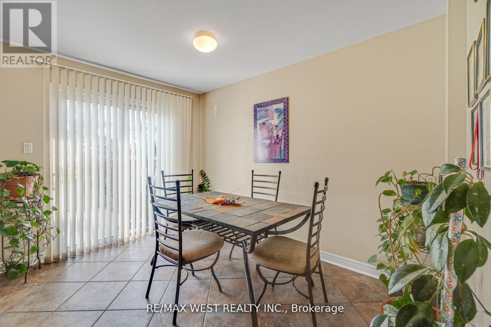 35 Rotunda Street, Brampton, Ontario  L6X 5E5 - Photo 3 - W12582270