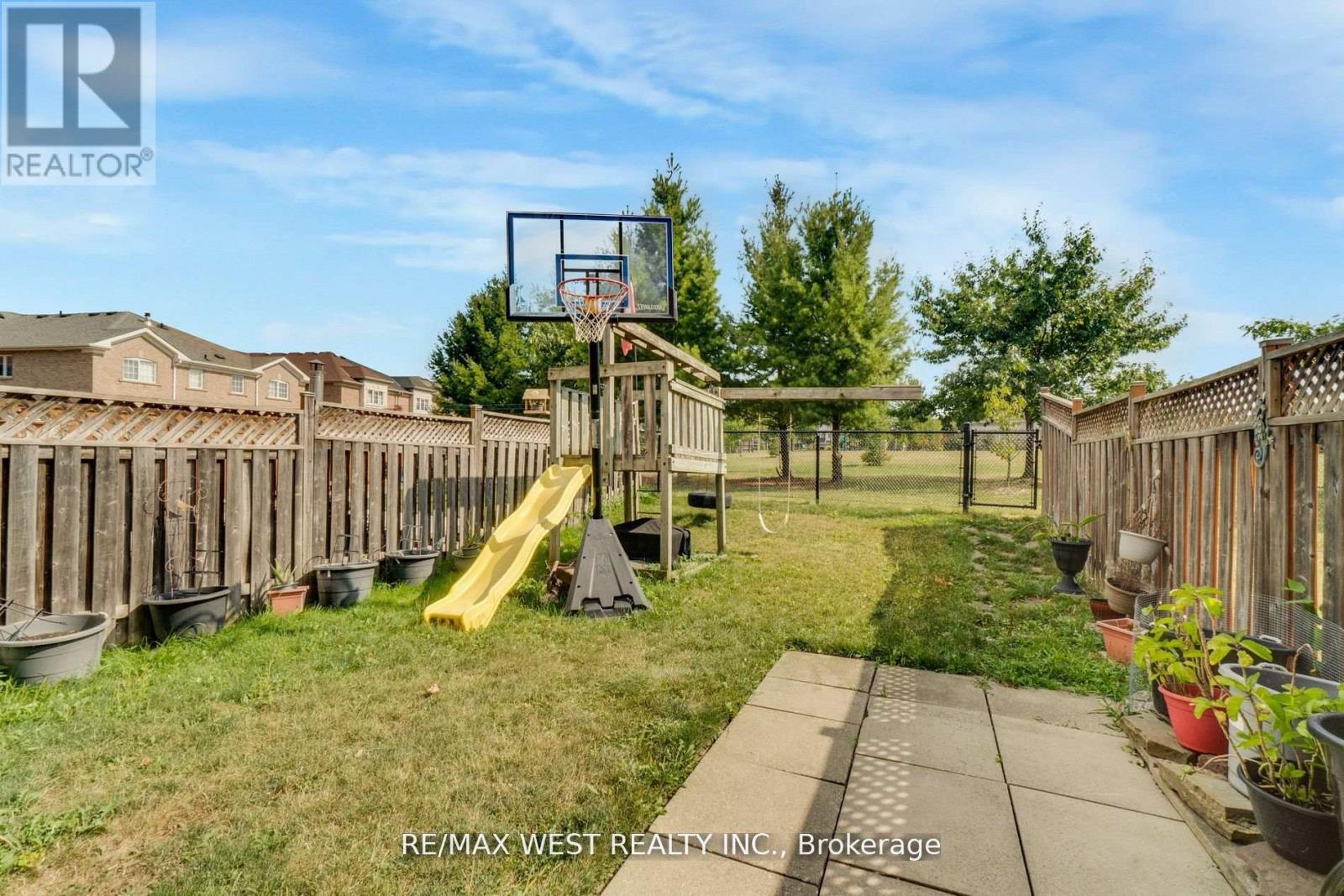 35 Rotunda Street, Brampton, Ontario  L6X 5E5 - Photo 6 - W12582270