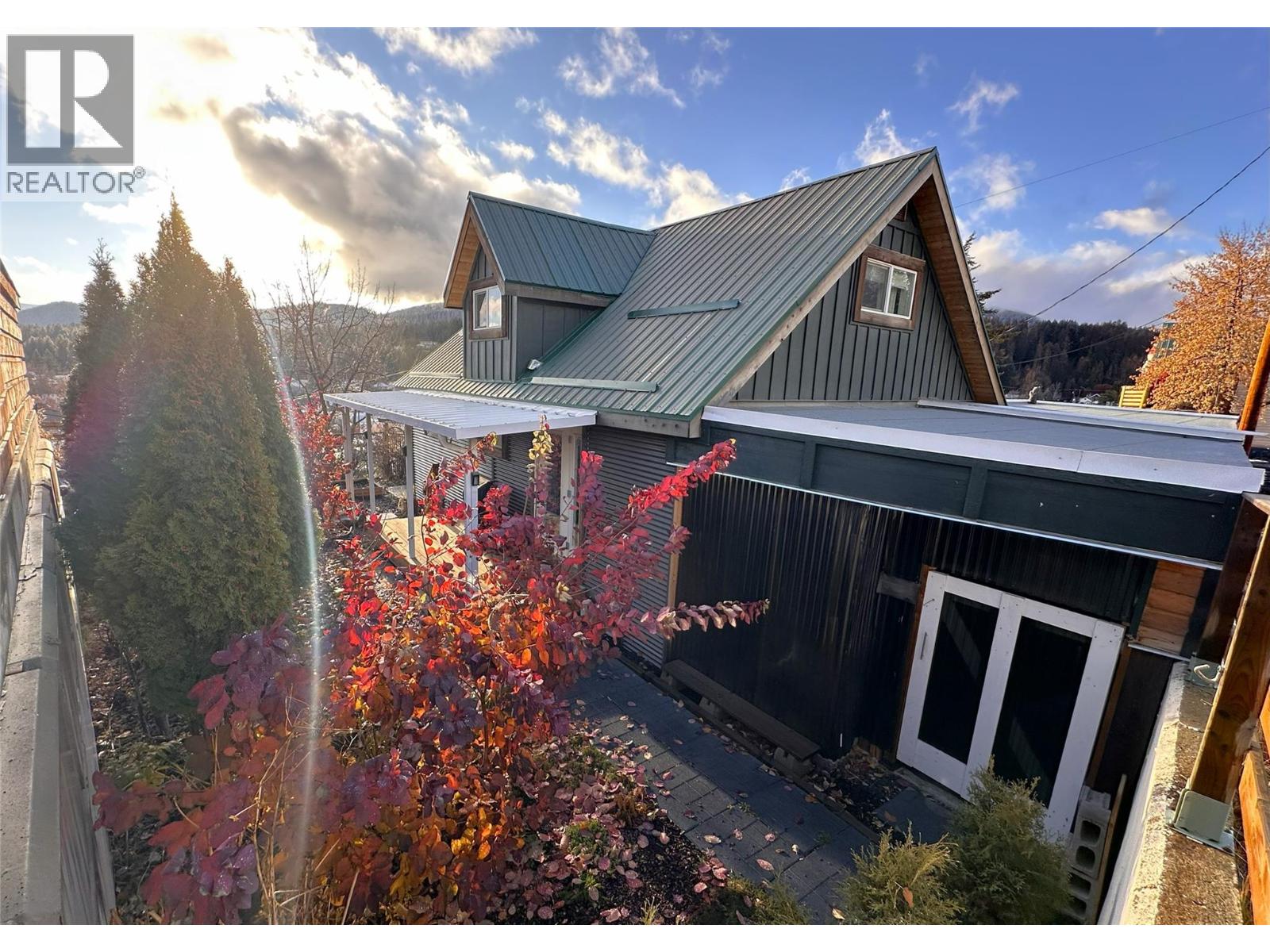 520 Cummings Road, Kimberley, British Columbia V1A 2E1 - Photo 1 - 10370023