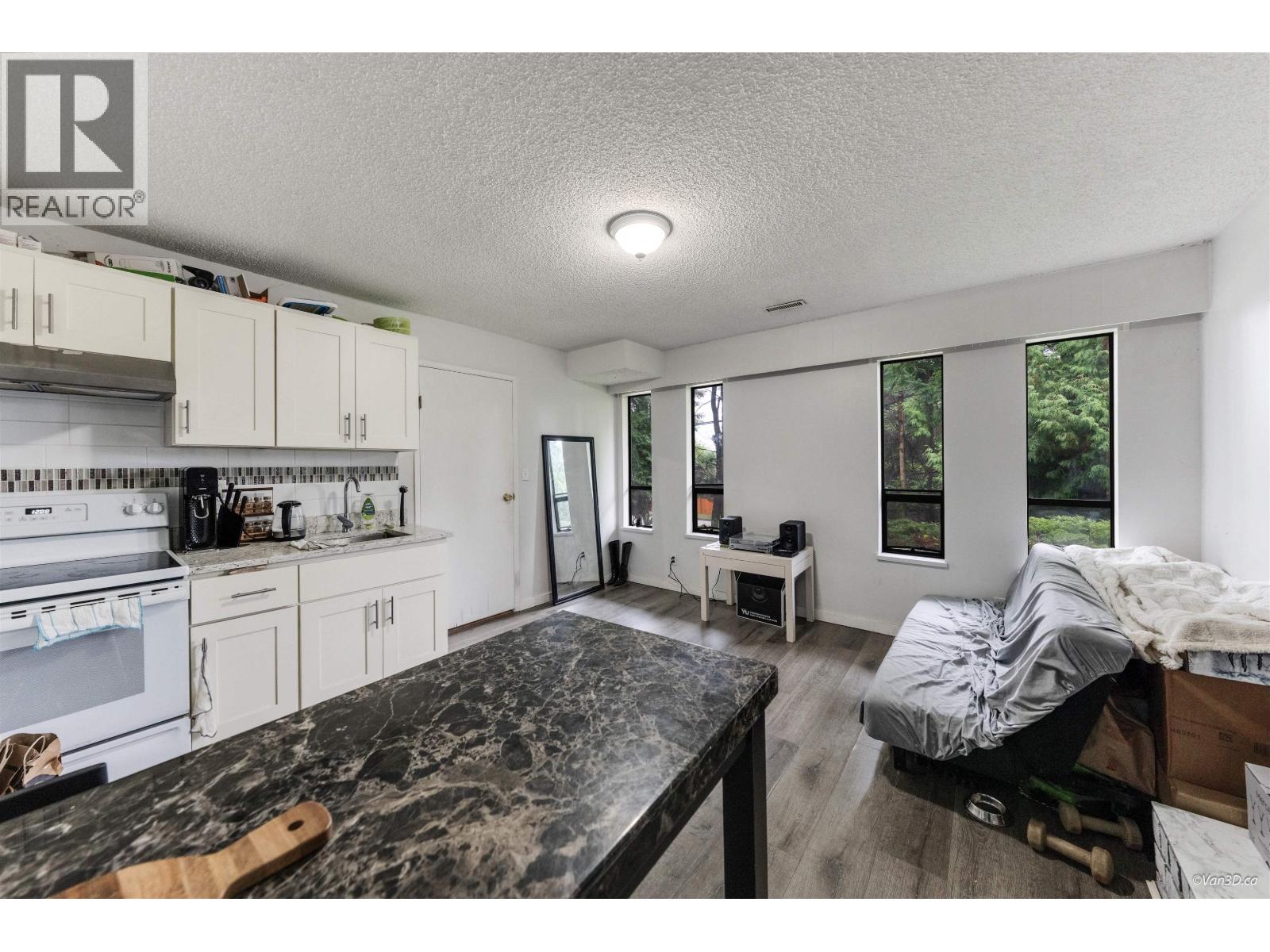 8167 10th Avenue, Burnaby, British Columbia  V3N 2S5 - Photo 24 - R3070359