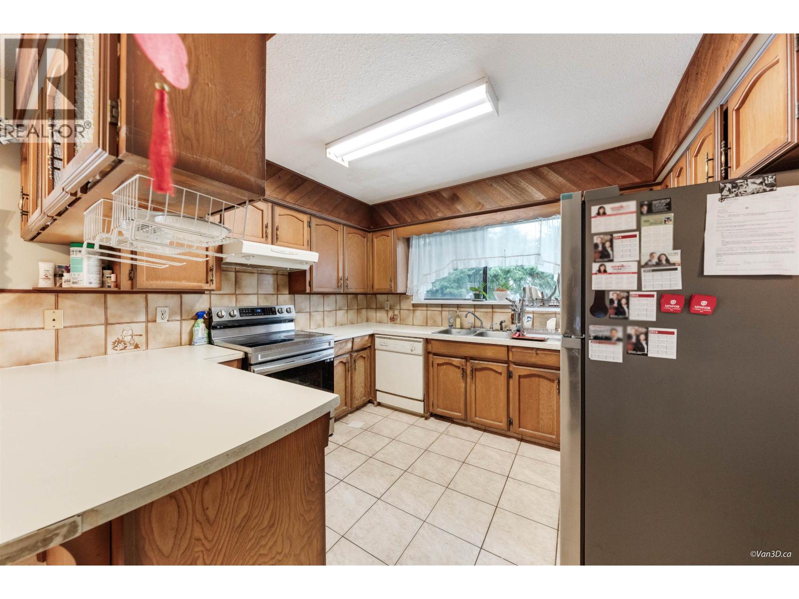 8167 10th Avenue, Burnaby, British Columbia  V3N 2S5 - Photo 14 - R3070359