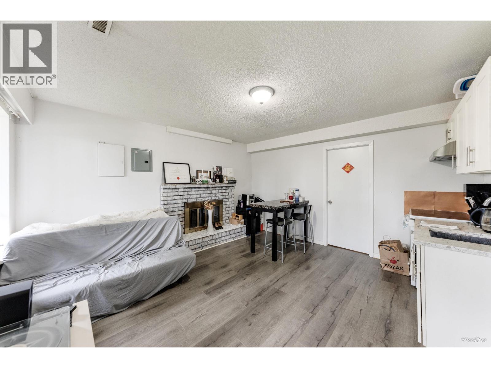 8167 10th Avenue, Burnaby, British Columbia  V3N 2S5 - Photo 23 - R3070359